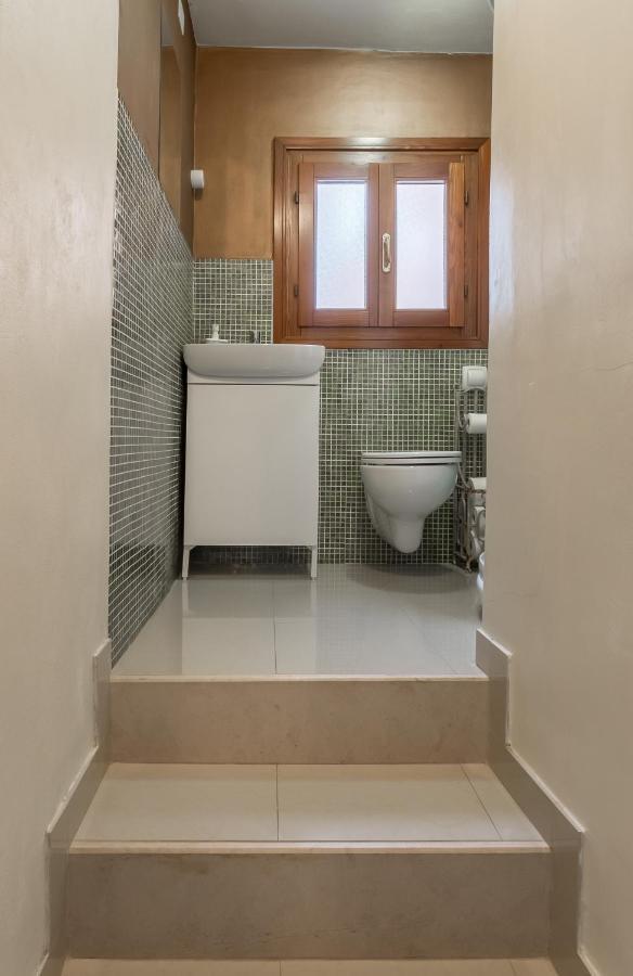 Ca' Falier Blue - 10 Min From Train And Bus Station Venesia Bagian luar foto